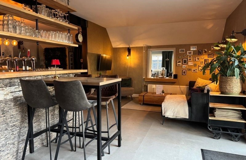 Fb115302 cd9e 4c65 aa28 ea6980d19d24